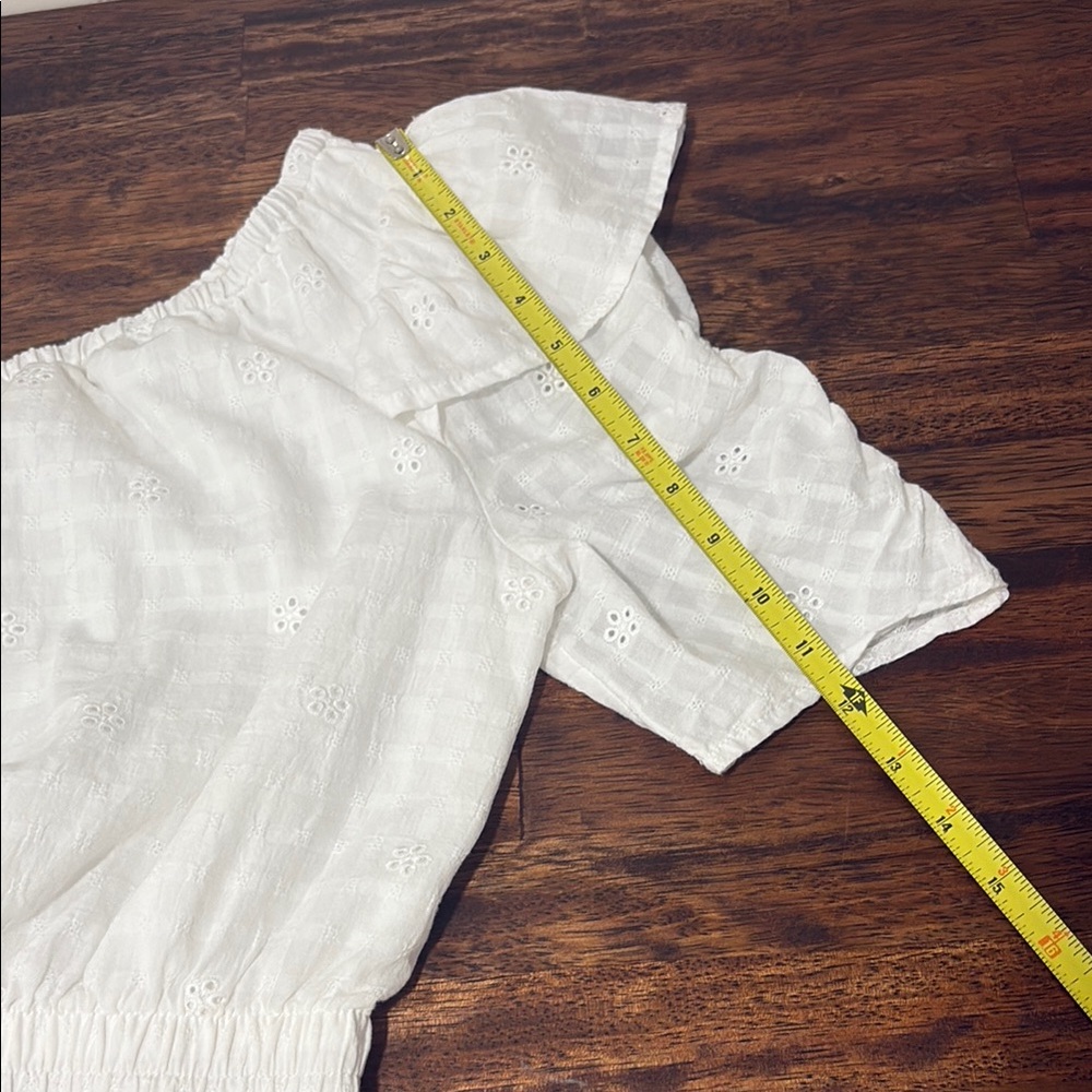Universal Thread White Asymmetrical Ruffled Blouse - Picture 7 of 9